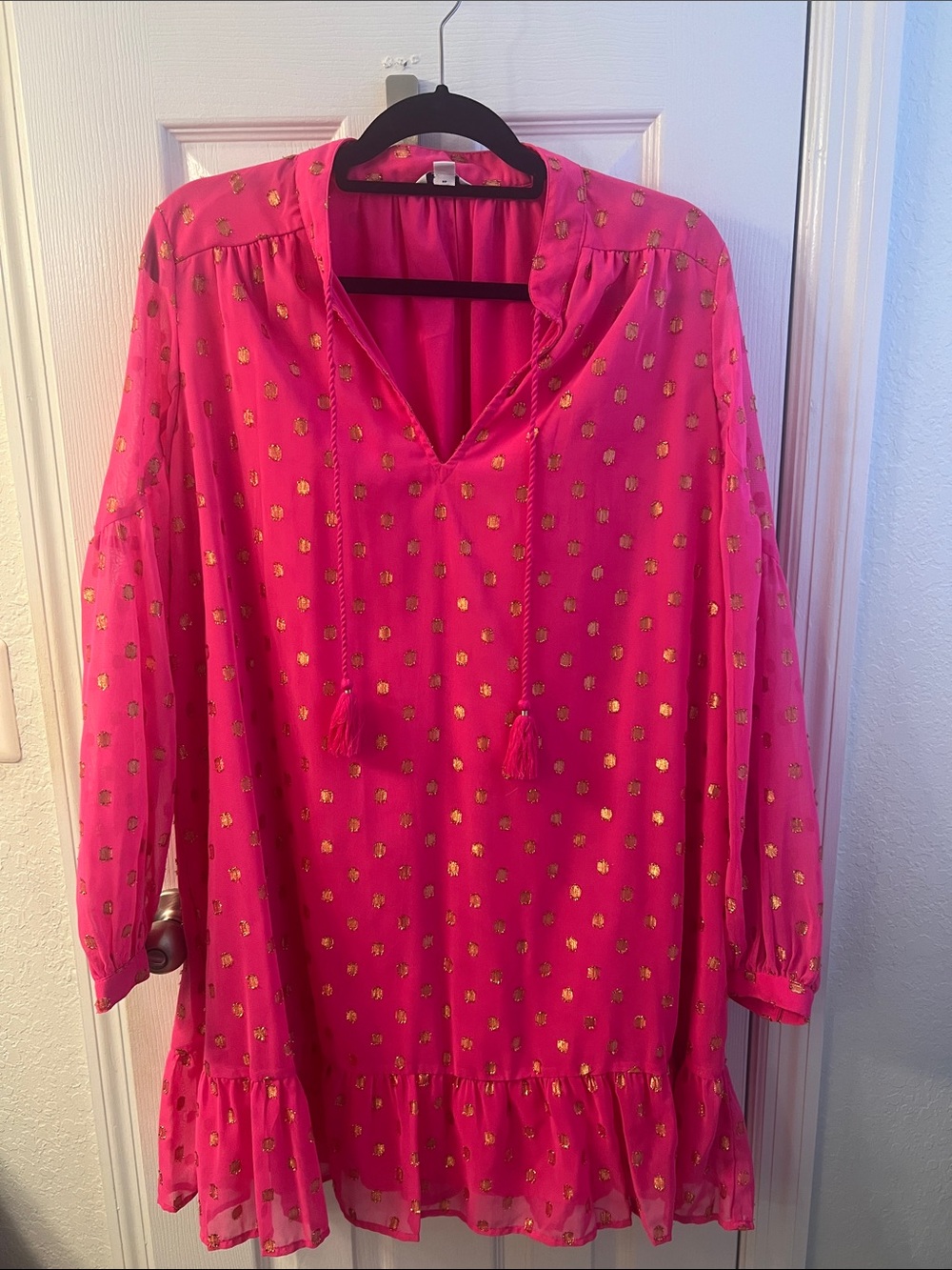 crown & ivy Oversized Hot Pink Lined Tunic with Gold Metallic Dots